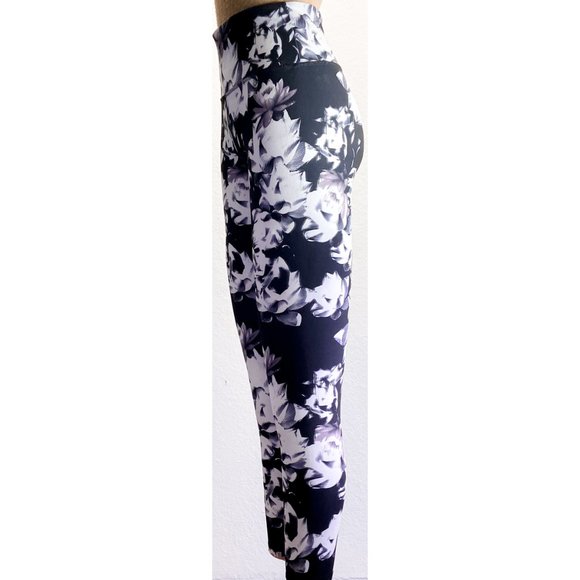 NWOT Balance Collection Black & White Floral High Waisted Activewear Leggings M - Picture 3 of 6
